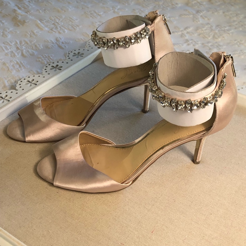 Badgley Mischka Raleigh Jeweled Satin High Heels. Woman’s Size 10 - Picture 11 of 15